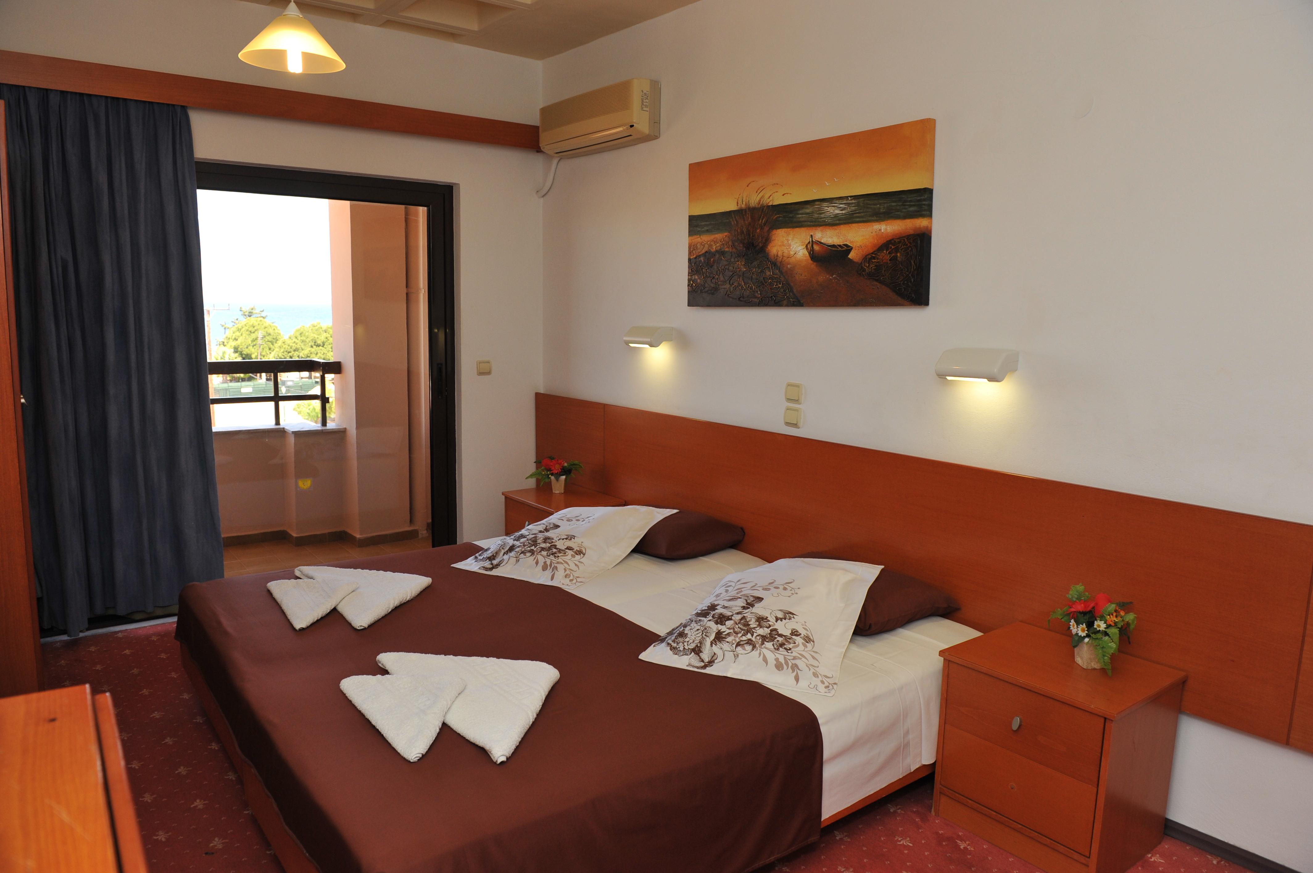Heleni Beach Hotel Ялиссос Экстерьер фото